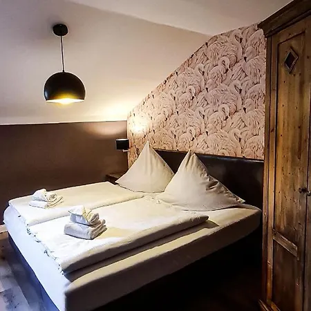 Schmiedhubers Hotel 2*