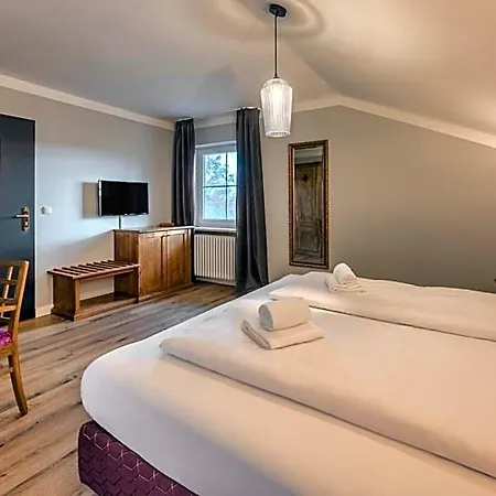Schmiedhubers Hotel 2*