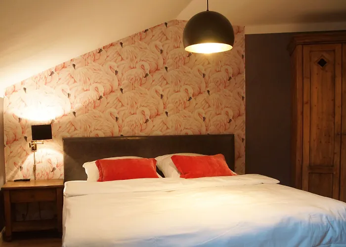 Schmiedhubers Hotel 2*